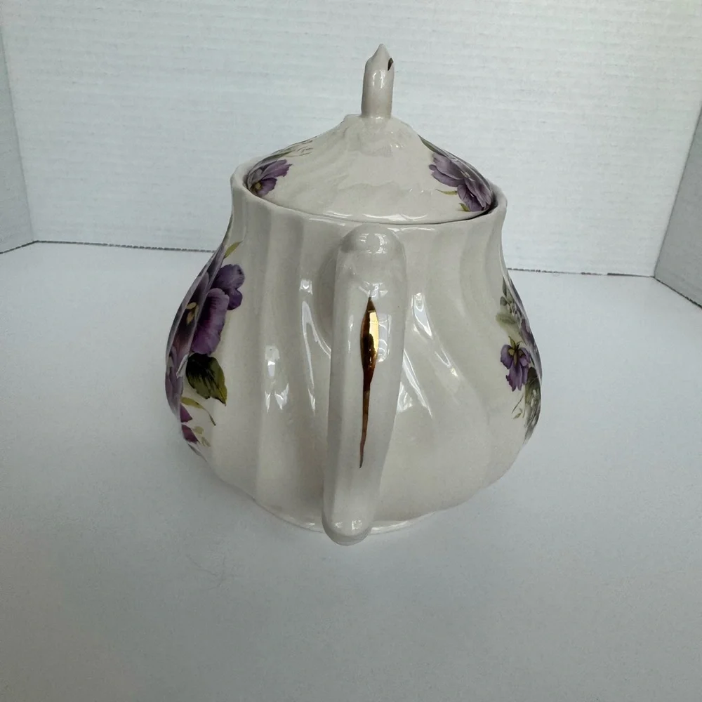 Vintage Crown Windsor Floral Teapot – Purple Pansy Design, Gold Trim (Romania - Picture 5 of 10